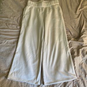 Fabletics cream cropped sweats